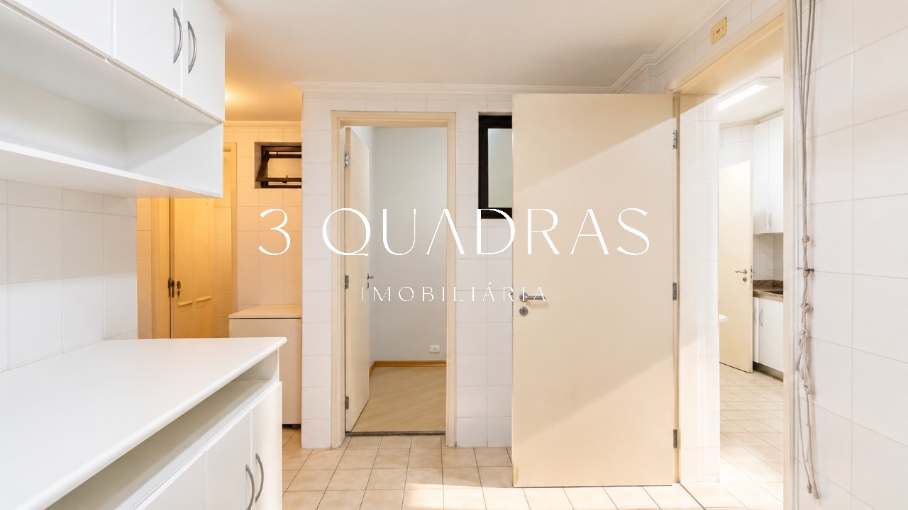 Amplo Apartamento de 128m² com 3 Quartos (1 Suíte) e 2 Vagas na Vila Nova Conceição - Imagem 13